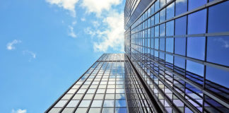 Jak przebiega produkcja szkła?