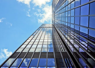 Jak przebiega produkcja szkła?