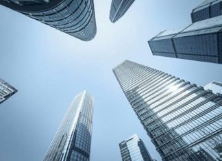 Jak się myje okna w wysokich budynkach?