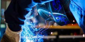 Gdzie szukać ogłoszeń o pracy na produkcji w internecie?