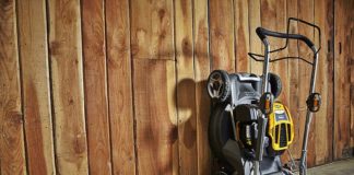 W jaki sposób i gdzie przechowywać sprzęt ogrodniczy przez zimę?