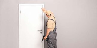 Czarne klamki do drzwi