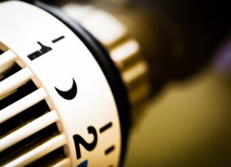 Jak wyregulować termostat w baterii?