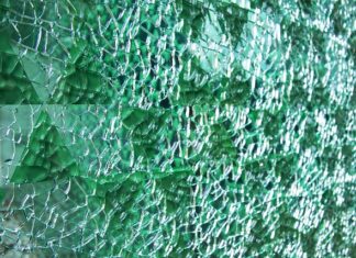 Jak ciąć płytę meblową bez odprysków?