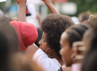 Co to znaczy imię Damian?