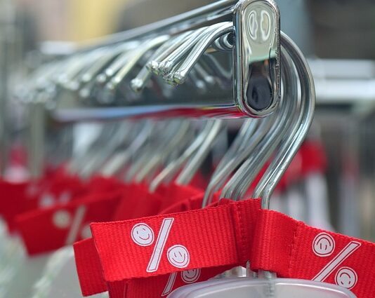 Gdzie taniej w Castoramie czy Leroy?