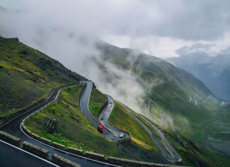 Ile się bierze za skręcanie mebli?