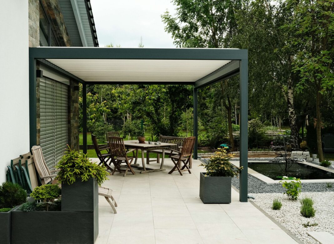 surma-producent-pergol-1 Nowoczesna pergola tarasowa